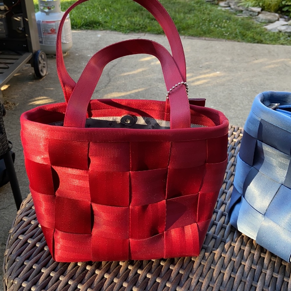 Two (2) Harvey’s Seatbelt bags-selling together - Picture 4 of 9